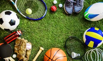 Diferentes deportes representados con su equipamiento