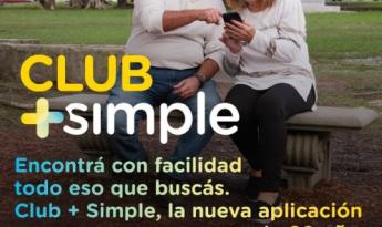 Dos personas haciendo uso de la aplicación Club+Simple